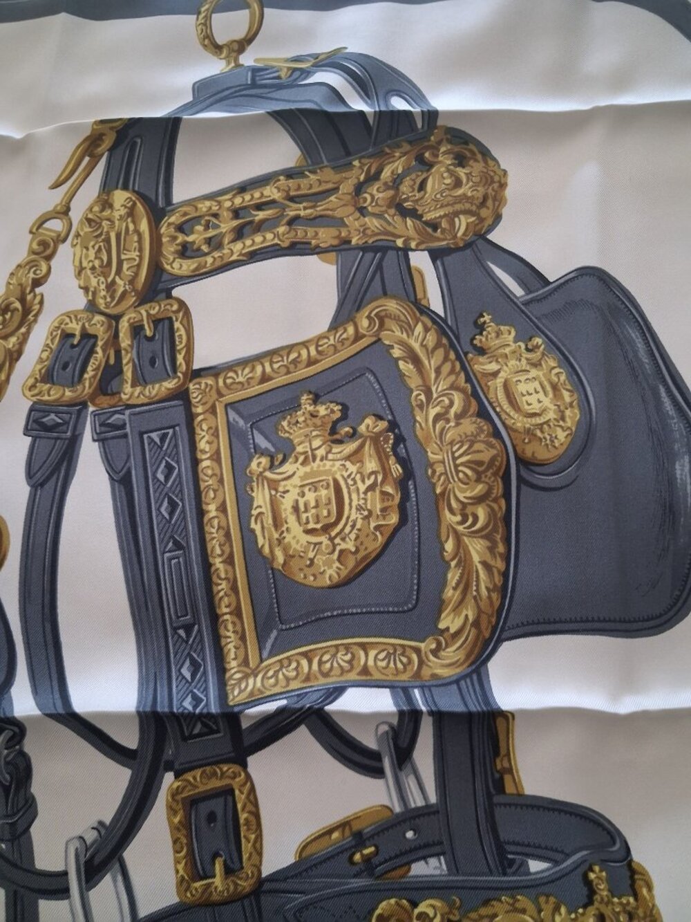 Hermes Scarf 35inch square - Picture 4 of 6